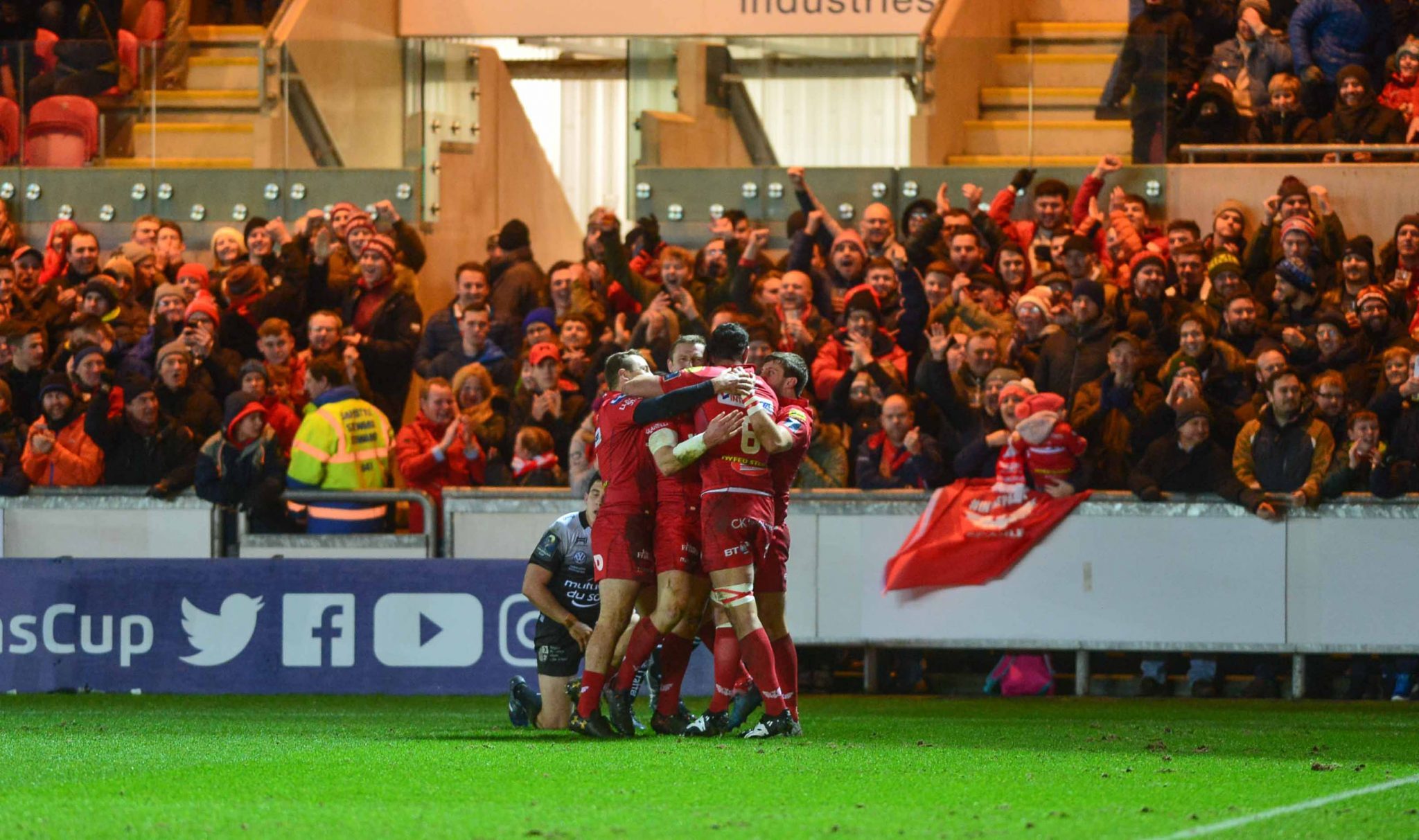 Season Tickets available from 10am today! - Scarlets Rugby