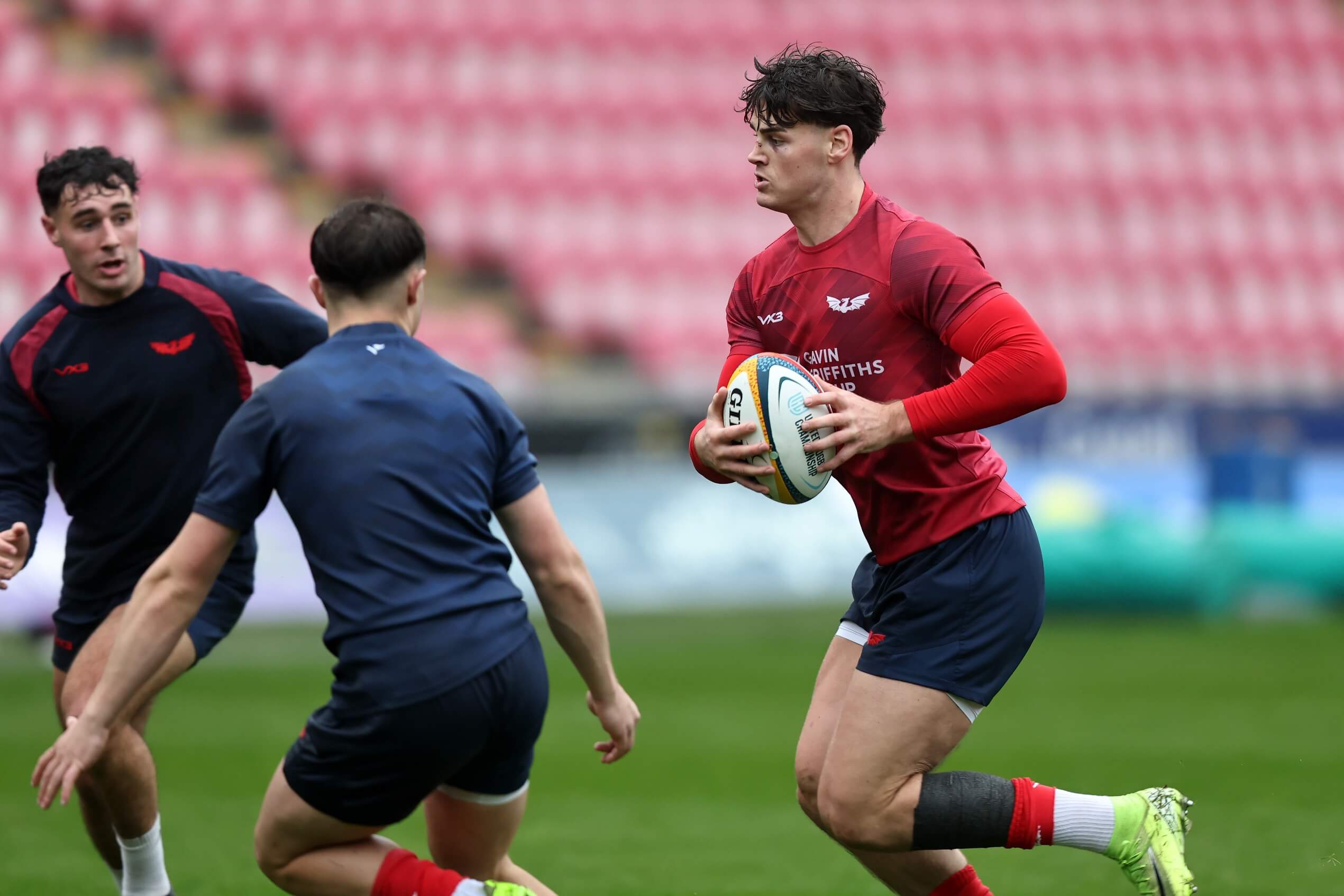 Eddie James to make 50th appearance as Scarlets show four changes ...