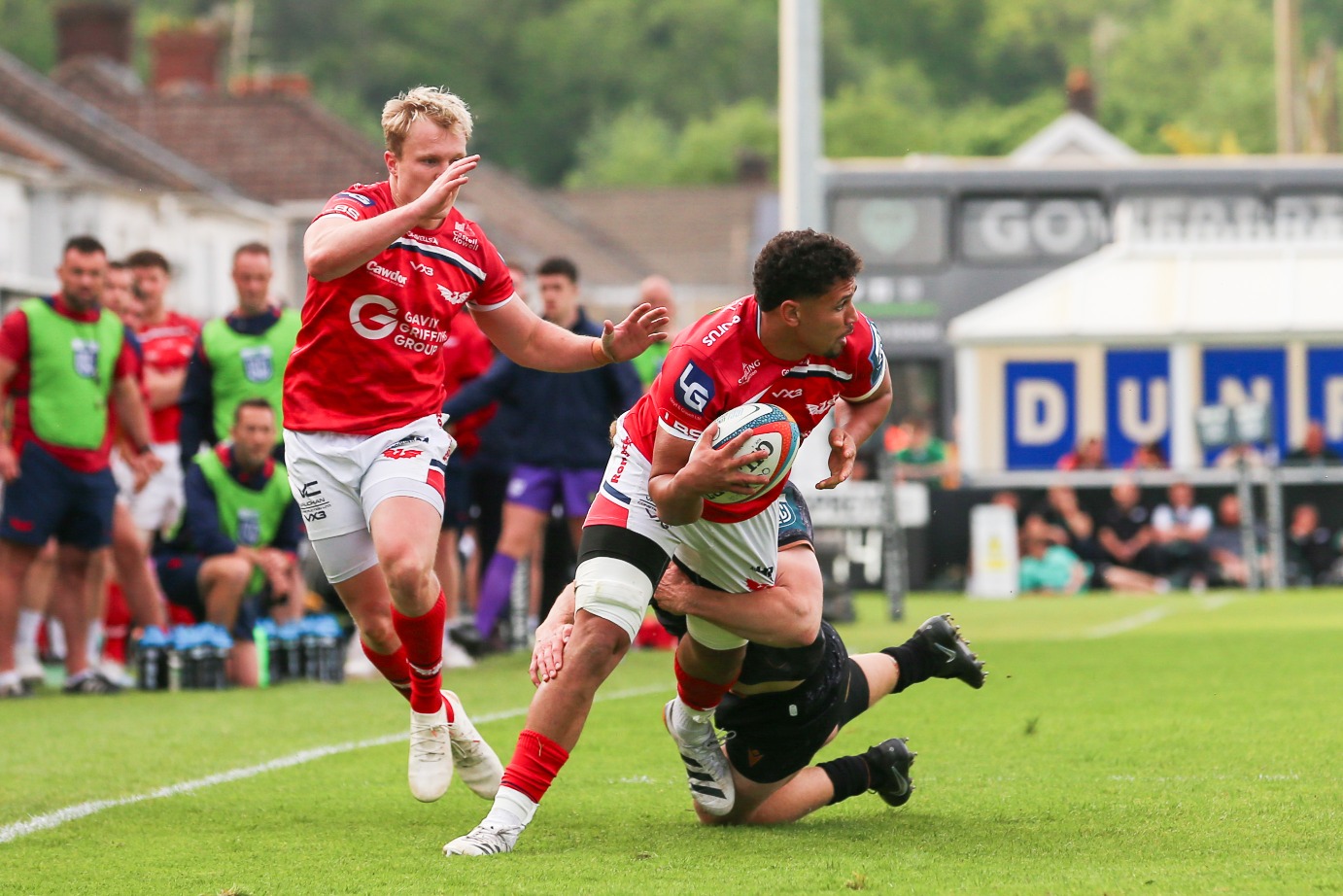 Scarlets Sign Scarlets centurion Dan Davis signs new contract with home club ...